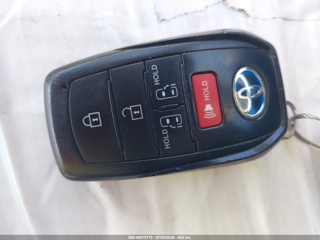 Toyota SIENNA LE 2023 5TDKRKEC0PS157600 Image 11