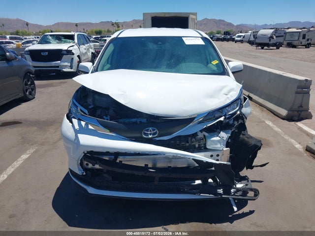 Toyota SIENNA LE 2023 5TDKRKEC0PS157600 Image 13
