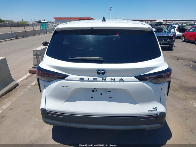 Toyota SIENNA LE 2023 5TDKRKEC0PS157600 Image 17