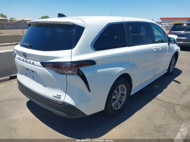 Toyota SIENNA LE 2023 5TDKRKEC0PS157600 Image 4