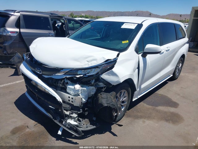 Toyota SIENNA LE 2023 5TDKRKEC0PS157600 Image 6