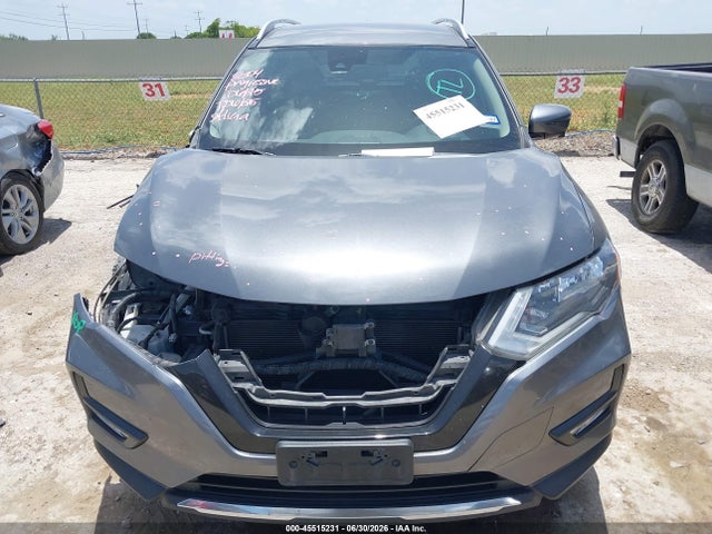 JN8AT2MV0JW318233 Nissan Rogue Sl