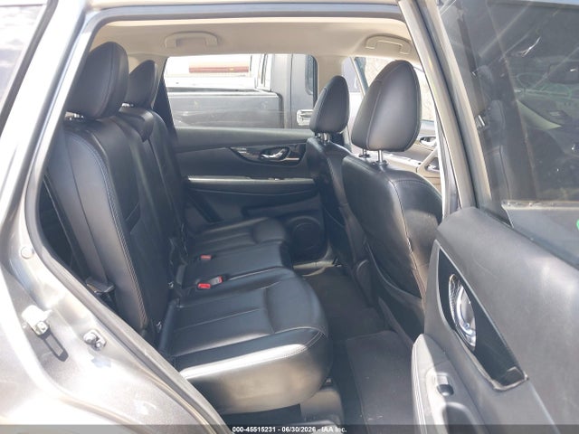 JN8AT2MV0JW318233 Nissan Rogue Sl