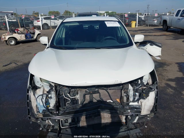 JN1BJ1CPXKW220933 Nissan Rogue Sport S