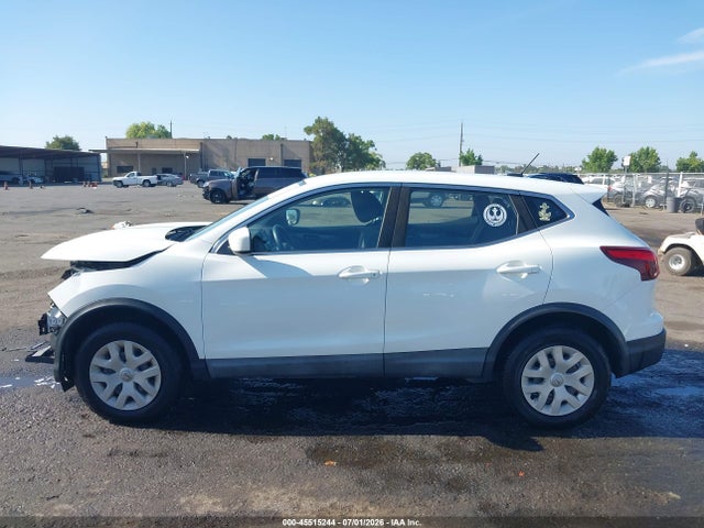 JN1BJ1CPXKW220933 Nissan Rogue Sport S