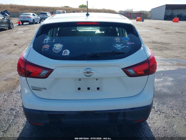 JN1BJ1CPXKW220933 Nissan Rogue Sport S