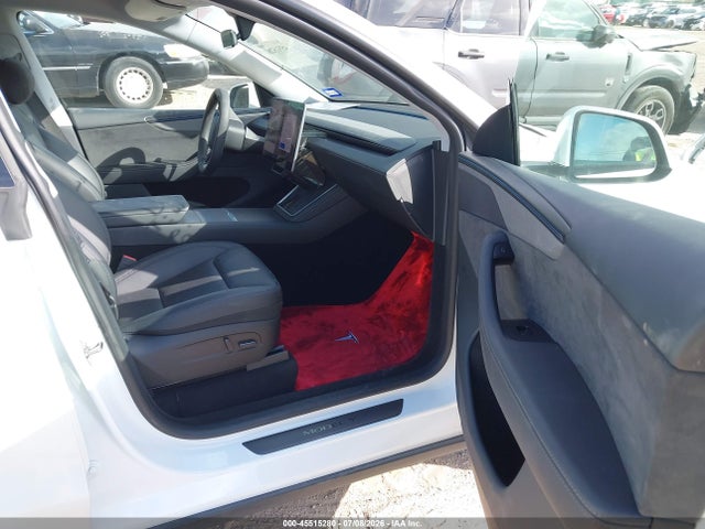 Продажа на аукционе авто 2026 Tesla Model Y All-wheel Drive/long Range Launch Series/premium All-wheel Drive, vin: 7SAYGDEE4TA393209, номер лота: 45515280