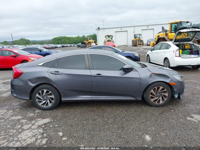 Продажа на аукционе авто 2017 Honda Civic Ex, vin: 2HGFC2F73HH573694, номер лота: 45515302