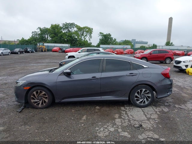 Продажа на аукционе авто 2017 Honda Civic Ex, vin: 2HGFC2F73HH573694, номер лота: 45515302