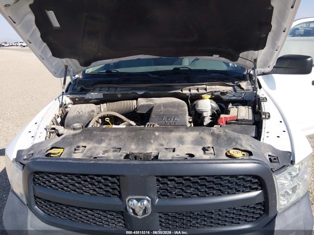 1C6RR7KG6KS658355 RAM 1500 Classic Tradesman 4x4 5&#039;7 Box