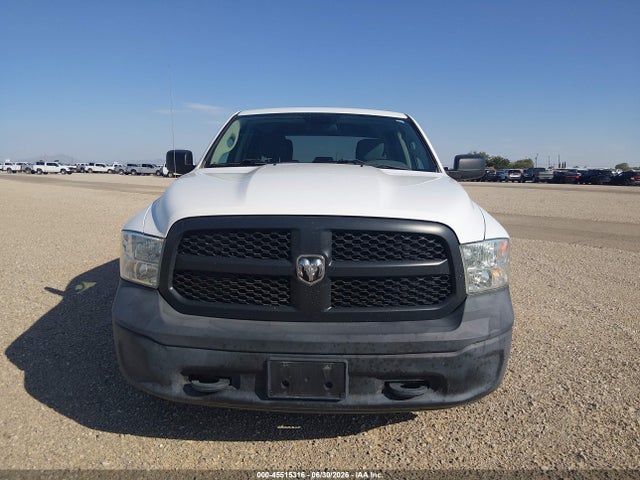 1C6RR7KG6KS658355 RAM 1500 Classic Tradesman 4x4 5&#039;7 Box