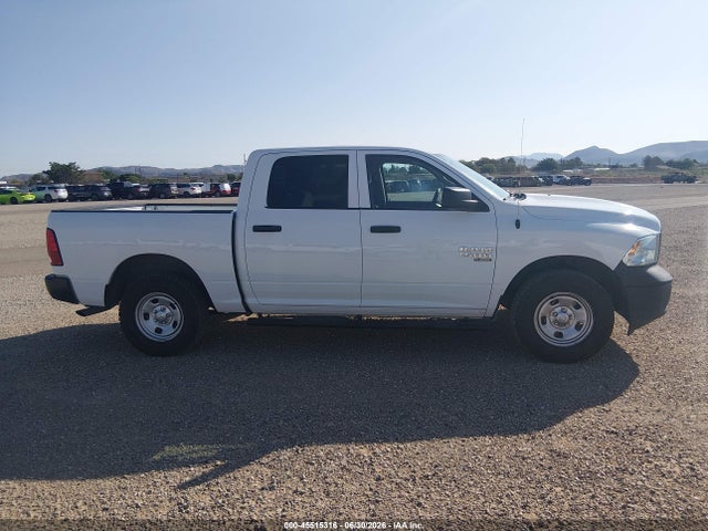 1C6RR7KG6KS658355 RAM 1500 Classic Tradesman 4x4 5&#039;7 Box