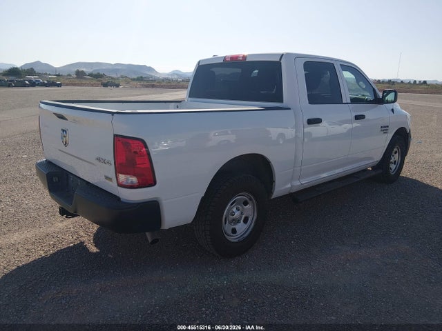 1C6RR7KG6KS658355 RAM 1500 Classic Tradesman 4x4 5&#039;7 Box