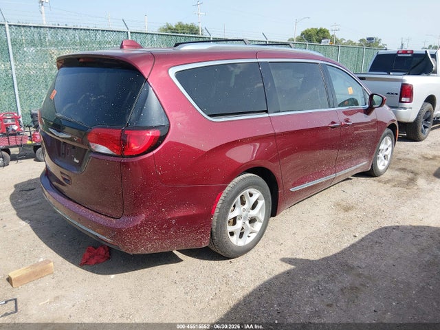 Продажа на аукционе авто 2017 Chrysler Pacifica Touring-l Plus, vin: 2C4RC1EGXHR745608, номер лота: 45515552