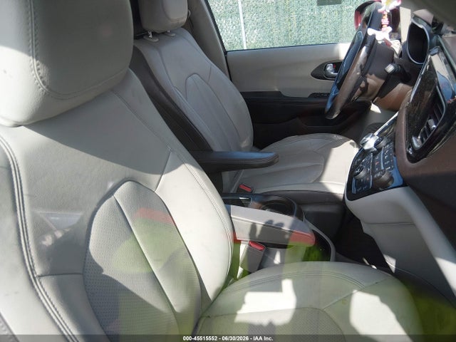 Продажа на аукционе авто 2017 Chrysler Pacifica Touring-l Plus, vin: 2C4RC1EGXHR745608, номер лота: 45515552