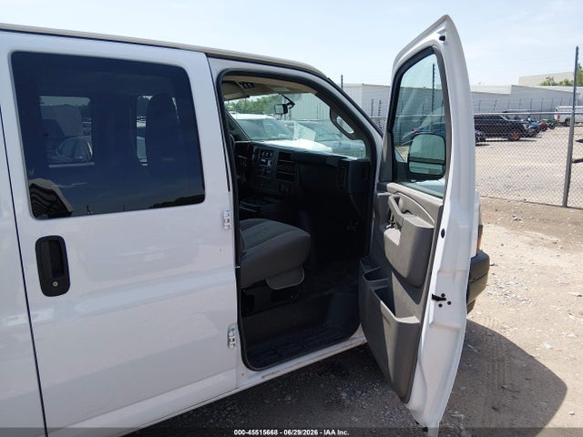 1GAWGEFP9L1255972 Chevrolet Express Passenger Rwd 2500 Regular Wheelbase Ls