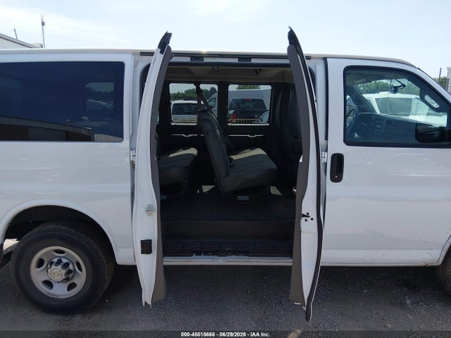 1GAWGEFP9L1255972 Chevrolet Express Passenger Rwd 2500 Regular Wheelbase Ls