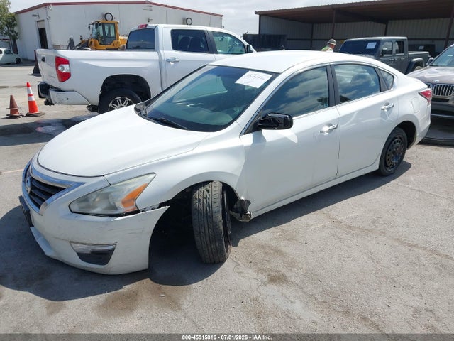 Nissan Altima 2.5 S 2014 1N4AL3AP0EN231263 Image 2