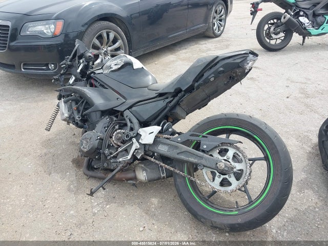 Kawasaki Ex650 J 2019 JKAEXEJ18KDA03615 Image 3