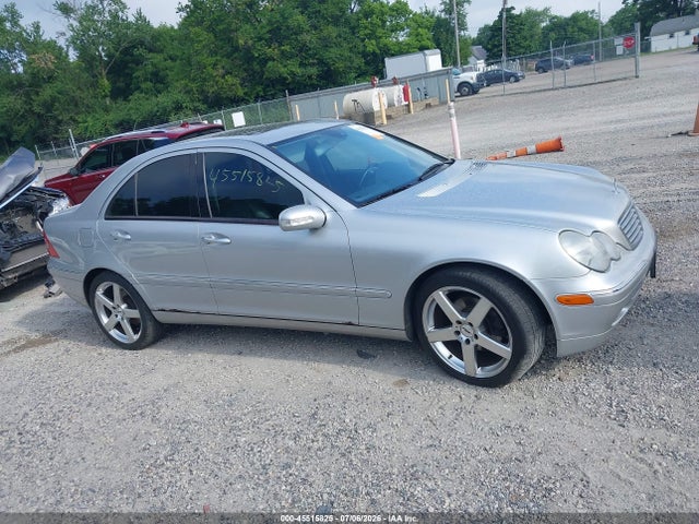 2003 Mercedes-benz C 240 4matic მანქანა იყიდება აუქციონზე, vin: WDBRF81JX3F376863, აუქციონის ნომერი: 45515825