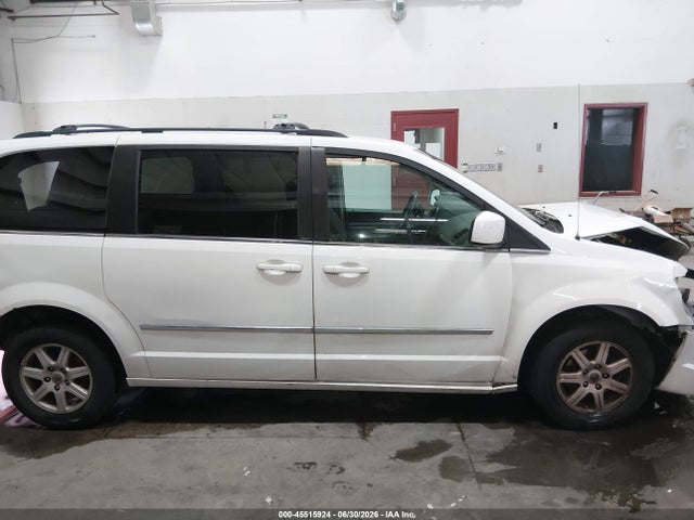 2010 Chrysler Town & Country Touring მანქანა იყიდება აუქციონზე, vin: 2A4RR5D18AR350622, აუქციონის ნომერი: 45515924
