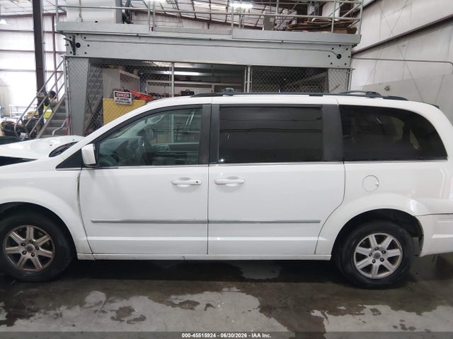 2010 Chrysler Town & Country Touring მანქანა იყიდება აუქციონზე, vin: 2A4RR5D18AR350622, აუქციონის ნომერი: 45515924