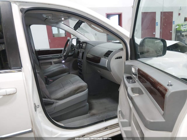 2010 Chrysler Town & Country Touring მანქანა იყიდება აუქციონზე, vin: 2A4RR5D18AR350622, აუქციონის ნომერი: 45515924