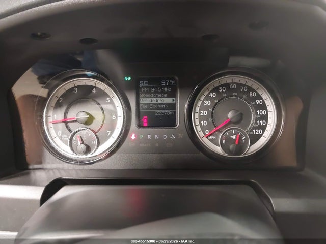45515980 :رقم المزاد ، 3C6JR6DG0JG255367 vin ، 2018 Ram 1500 Tradesman  4x2 8' Box مزاد بيع