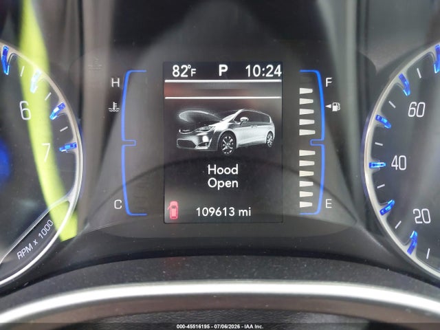 Auction sale of the 2018 Chrysler Pacifica Touring L, vin: 2C4RC1BG6JR119841, lot number: 45516195