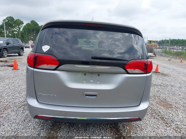Auction sale of the 2018 Chrysler Pacifica Touring L, vin: 2C4RC1BG6JR119841, lot number: 45516195