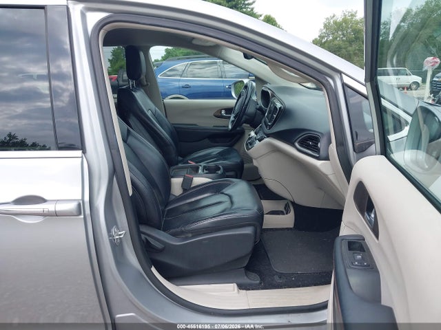 Auction sale of the 2018 Chrysler Pacifica Touring L, vin: 2C4RC1BG6JR119841, lot number: 45516195