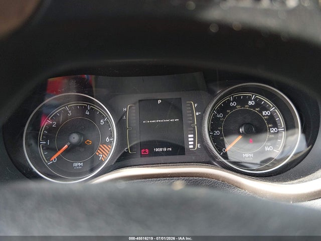2015 Jeep Cherokee Latitude მანქანა იყიდება აუქციონზე, vin: 1C4PJLCB4FW689623, აუქციონის ნომერი: 45516219