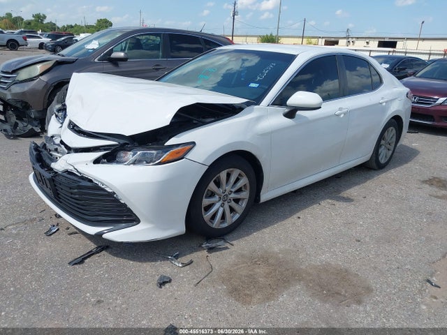 Продаж на аукціоні авто 2018 Toyota Camry Le, vin: 4T1B11HK1JU613865, номер лоту: 45516373