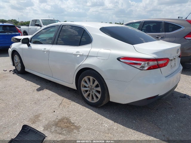 Продаж на аукціоні авто 2018 Toyota Camry Le, vin: 4T1B11HK1JU613865, номер лоту: 45516373
