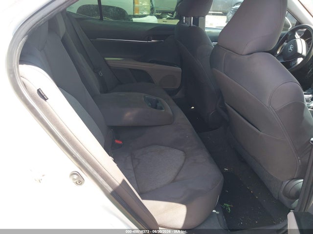 Продаж на аукціоні авто 2018 Toyota Camry Le, vin: 4T1B11HK1JU613865, номер лоту: 45516373