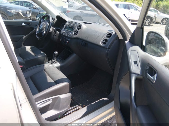 WVGBV3AX9EW606615 Volkswagen TIGUAN SE