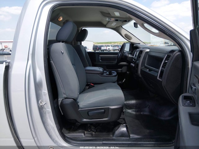 3C6JR7DG3JG318192 RAM 1500 Tradesman 4x4 8&#039; Box