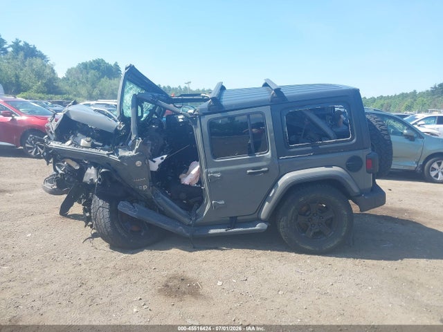 1C4HJXEN4JW312432 Jeep Wrangler Unlimited Sahara 4x4