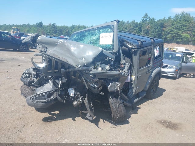 1C4HJXEN4JW312432 Jeep Wrangler Unlimited Sahara 4x4