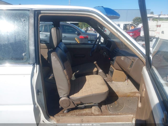 45516593 :رقم المزاد ، JM2UF3117H0605018 vin ، 1987 Mazda B2000 Cab Plus مزاد بيع