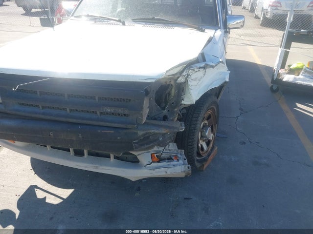 45516593 :رقم المزاد ، JM2UF3117H0605018 vin ، 1987 Mazda B2000 Cab Plus مزاد بيع