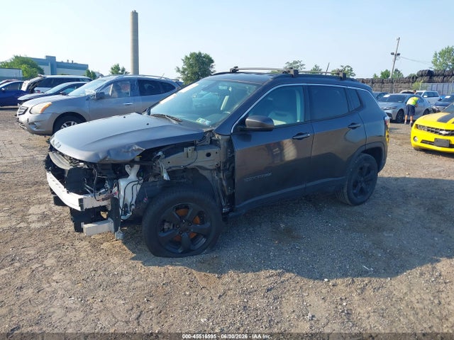 Jeep Compass Latitude 4x4 2018 3C4NJDBBXJT479637 Image 2