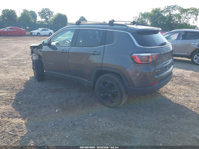 Jeep Compass Latitude 4x4 2018 3C4NJDBBXJT479637 Image 3