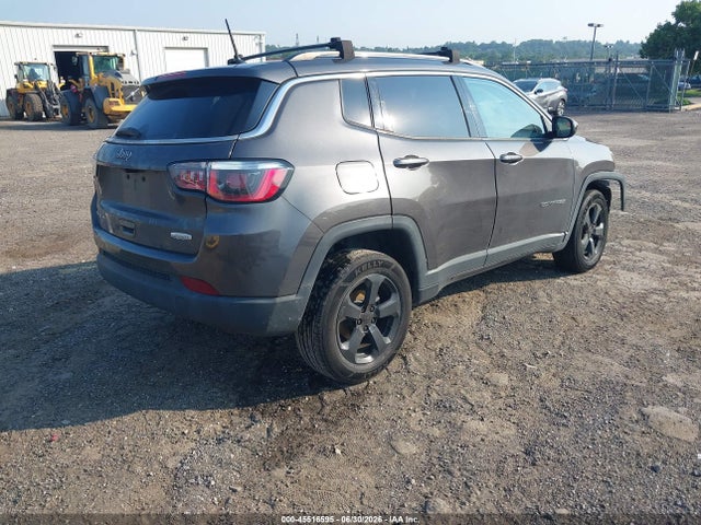 Jeep Compass Latitude 4x4 2018 3C4NJDBBXJT479637 Image 4