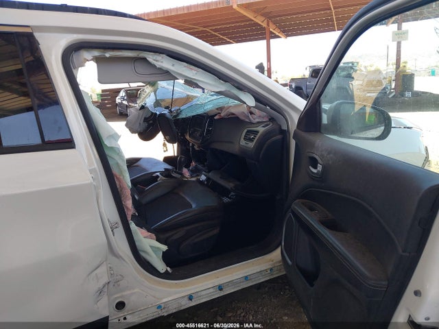 3C4NJDBB6JT206291 Jeep Compass Latitude 4x4