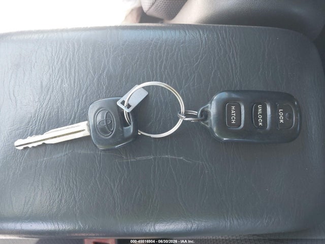 Auction sale of the 2003 Toyota Matrix Xr, vin: 2T1KR32E83C118302, lot number: 45516904