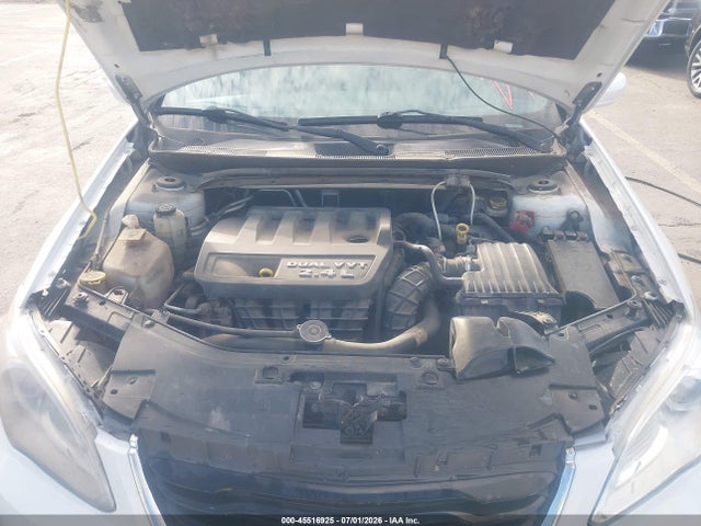 1C3CCBAB0EN205140 Chrysler 200 LX