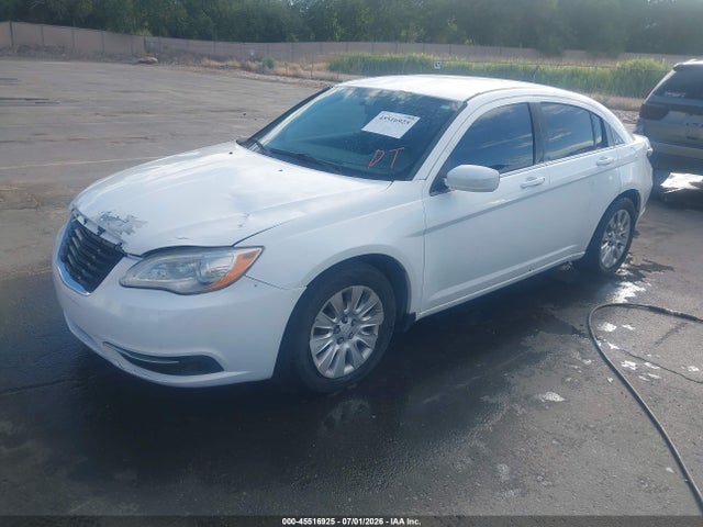 1C3CCBAB0EN205140 Chrysler 200 LX