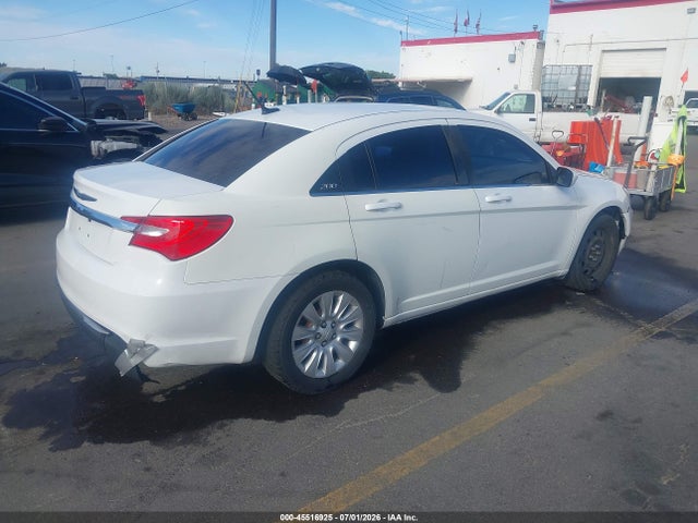 1C3CCBAB0EN205140 Chrysler 200 LX