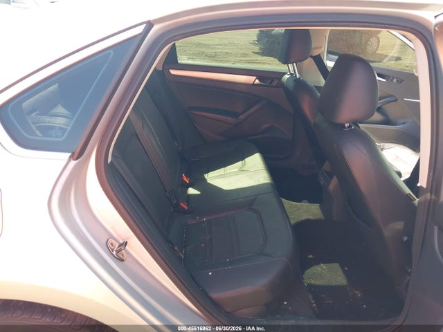 2012 Volkswagen Passat 2.5l Se მანქანა იყიდება აუქციონზე, vin: 1VWBP7A32CC074400, აუქციონის ნომერი: 45516962